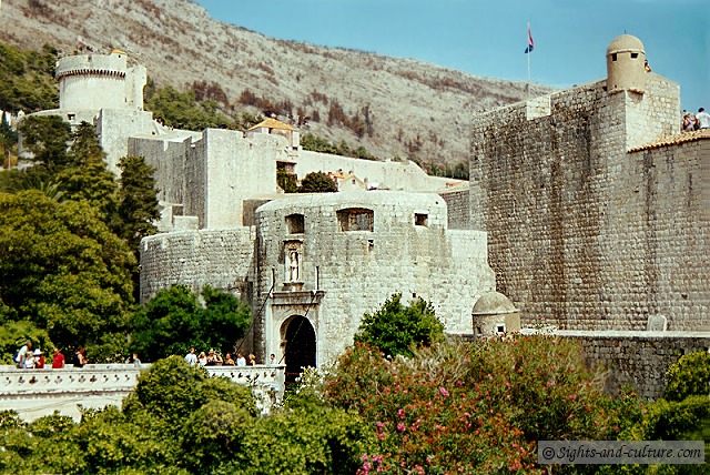 Croatia Dubrovnik town gate, vacation July 2000