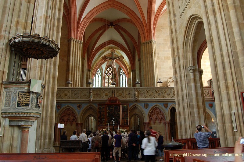 Meissen Cathedral nave, pulpit