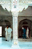 Agra Fort - Musamman Burj, pillar with inlays from precious 						stones