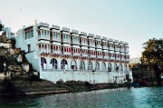 Udaipur hotel lake Pichola