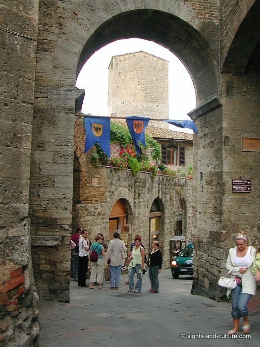 San Gimignano, historic centre, arco dei becci