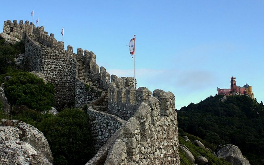 Sintra Moorish Castle / Castelo dos Mouros