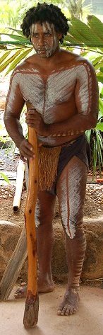 aboriginal with didgeridoo at rainforeststation