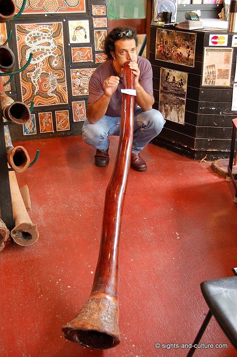 Kuranda market - aboriginal playing the didgeridoo