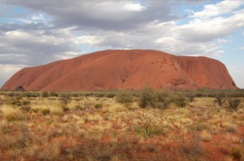 uluru cloudy sky