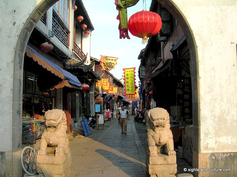 Tongli historic town gate