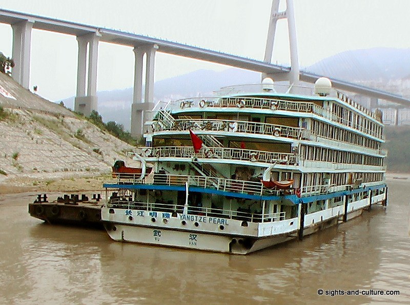 cruise ship Yangtze Pearl